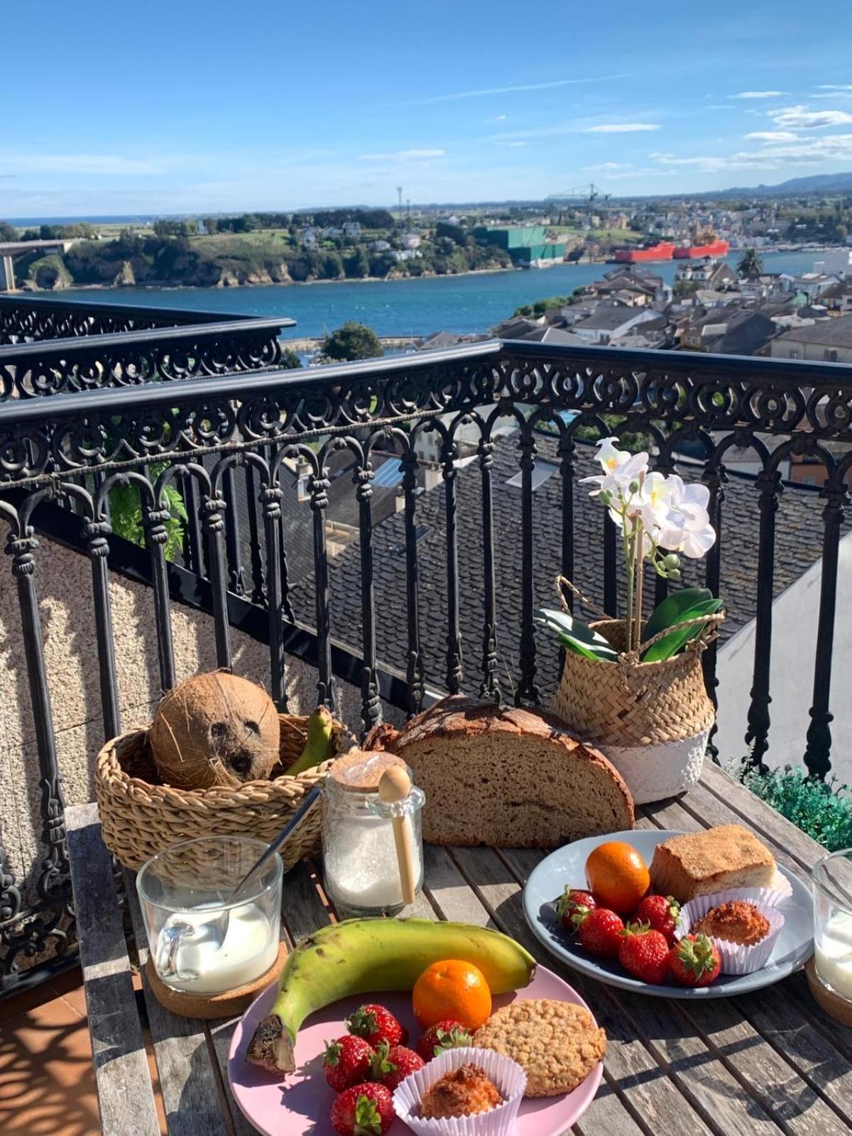 Moderno Piso Con La Mejor Terraza De Ribadeo Y Vistas Maravillosas المظهر الخارجي الصورة
