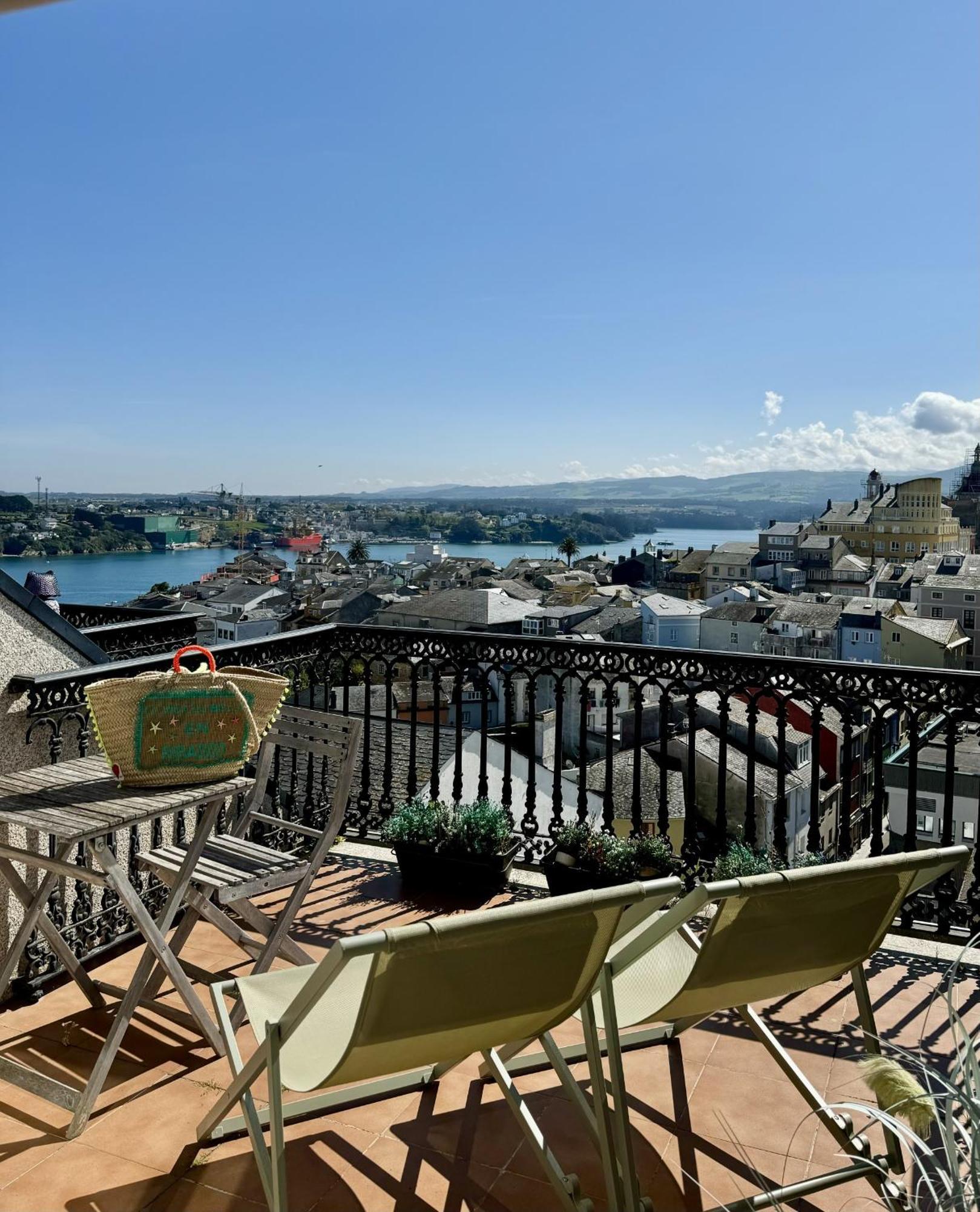 Moderno Piso Con La Mejor Terraza De Ribadeo Y Vistas Maravillosas المظهر الخارجي الصورة